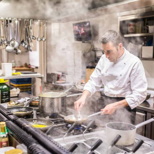 extracteur de fumée dans un restaurant